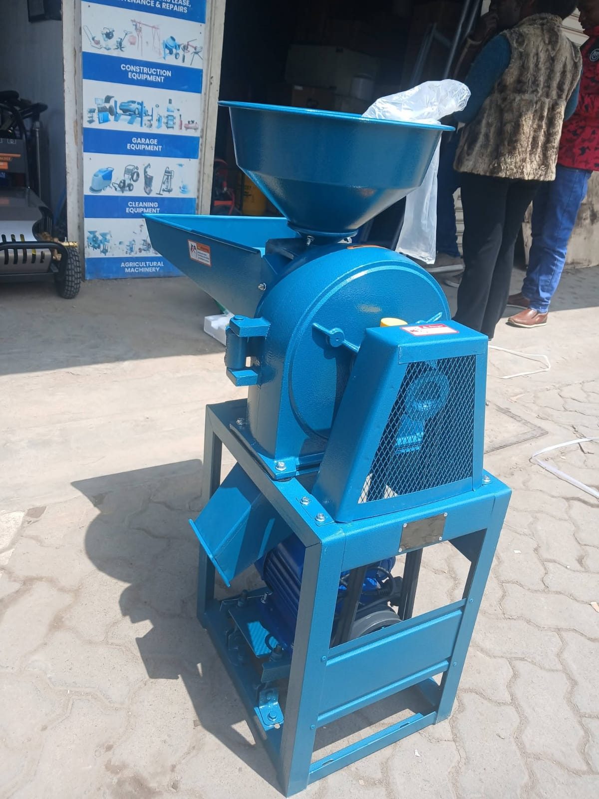 Rhino grinding mill