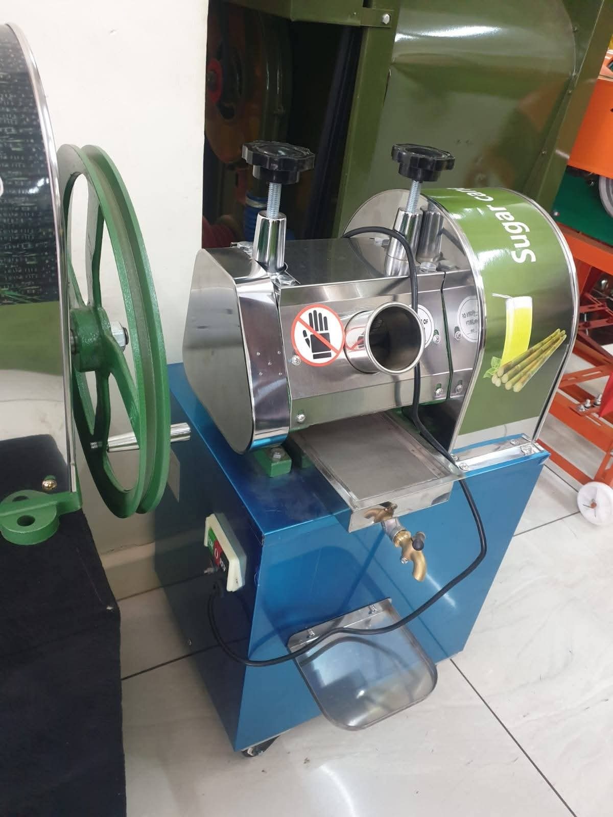 Sugarcane juicer making machine